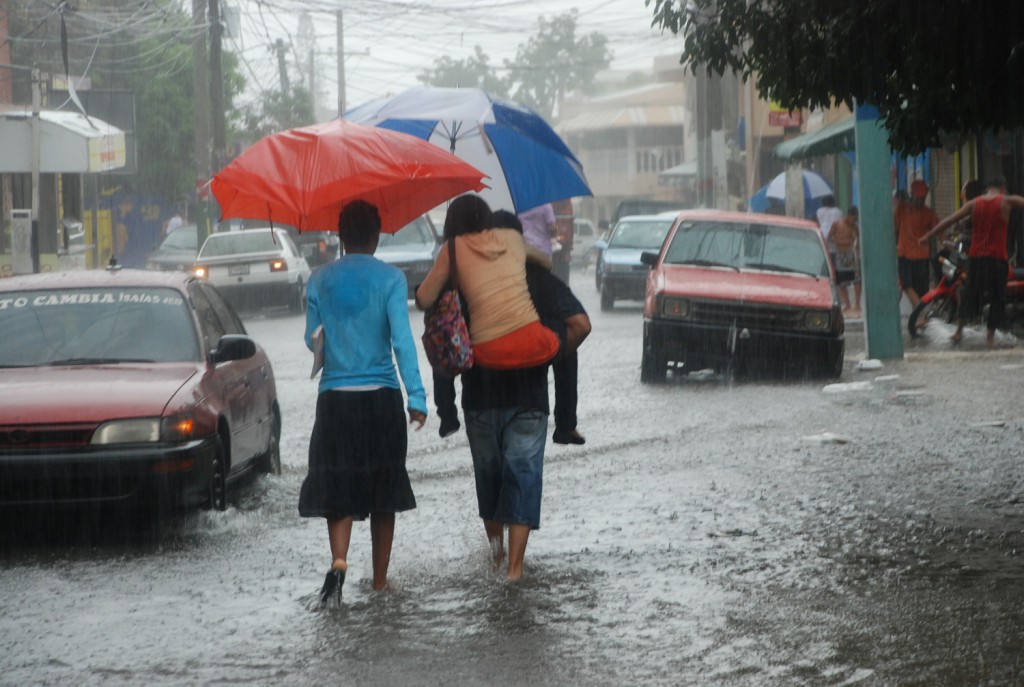 INDOMET mantiene alerta máxima por lluvias torrenciales por efecto indirecto de Melissa