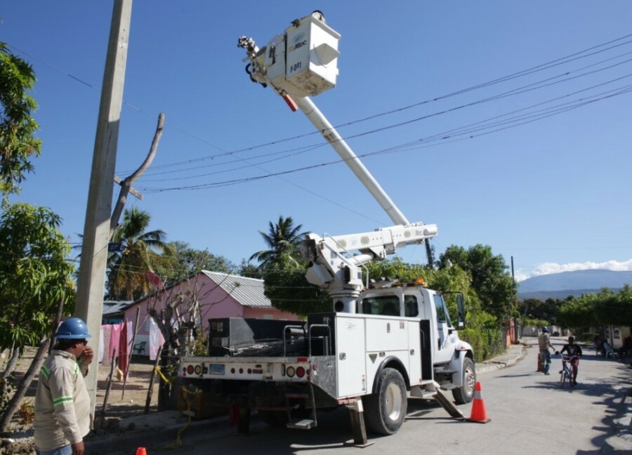 Celso Marranzini asegura que el sistema eléctrico está «estable» y a un 99% pese al paso de la tormenta Melissa