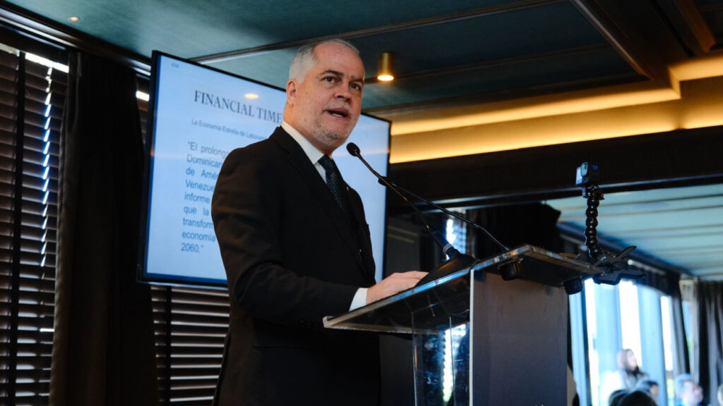 Superintendente de Bancos expone en Madrid el éxito de la Banca Digital Dominicana