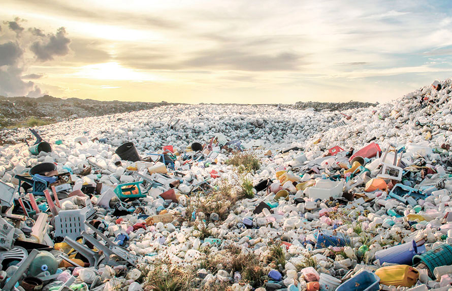 Abinader observa Ley de Residuos Sólidos y da plazo de 12 meses para el desmonte del foam