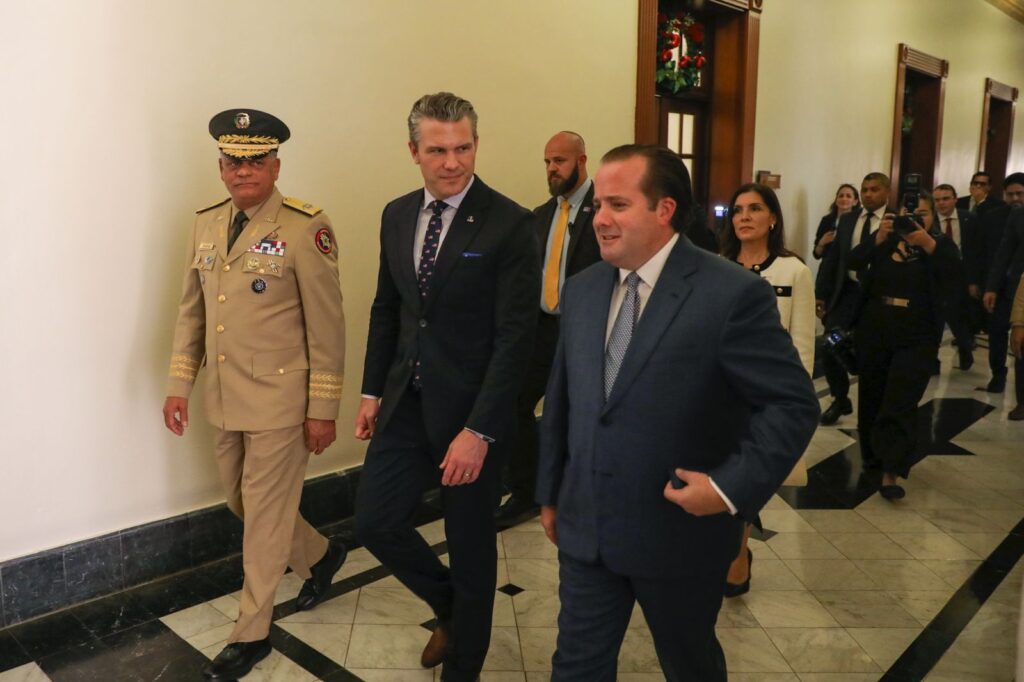 Secretario de Defensa de EE. UU. Pete Hegseth llega a Palacio Nacional