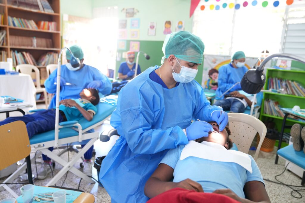 INABIE beneficia a más de 620 estudiantes de Pedernales con soluciones de salud bucal