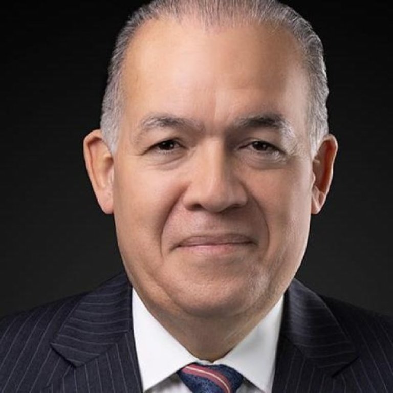 Urrutia Sangiovanni asume la DGII en medio de importantes rotaciones en el gabinete de Abinader