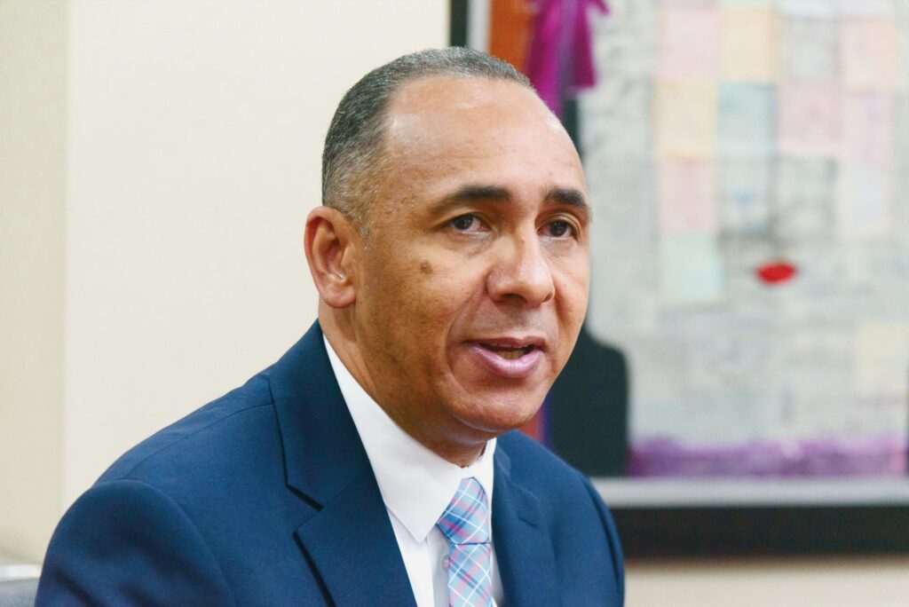 Reestructuración en el Gabinete: Nelson Arroyo asume la Dirección de Aduanas